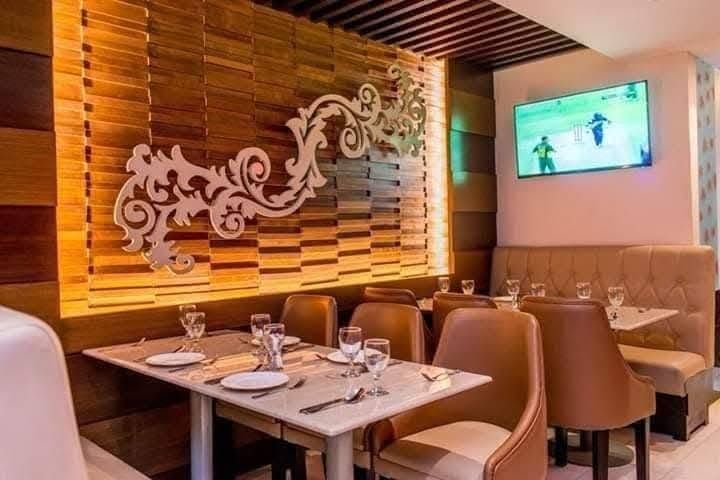 Restaurant Interior — photo 3